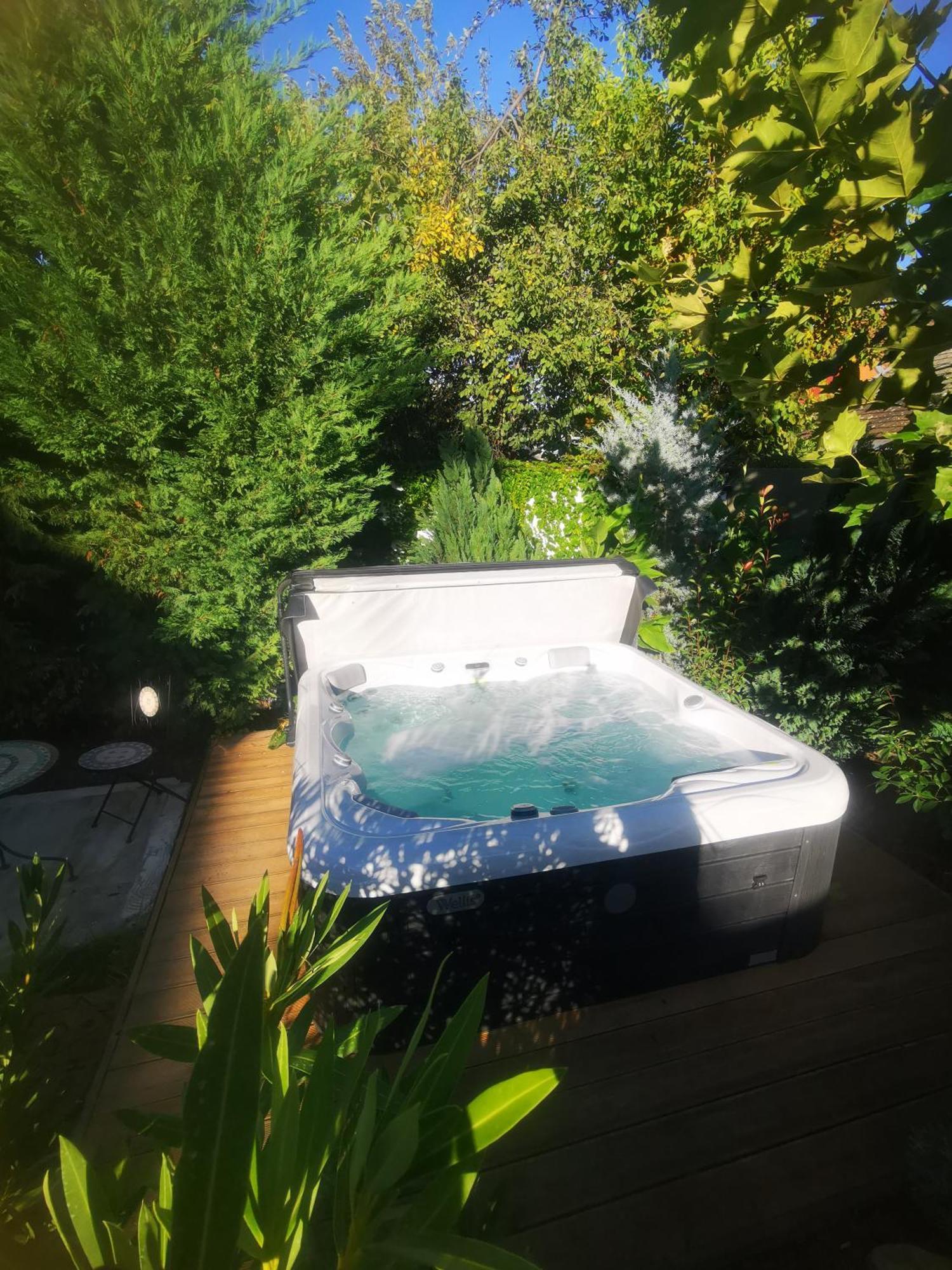 Kuria Apartman With Private Jacuzzi And Pool Budapest Exterior foto